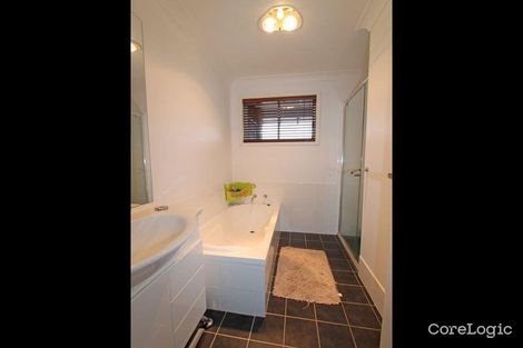 Property photo of 32 Summerfield Circuit Cambridge Gardens NSW 2747