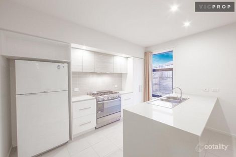 Property photo of 13 Muyan Circuit Burwood VIC 3125