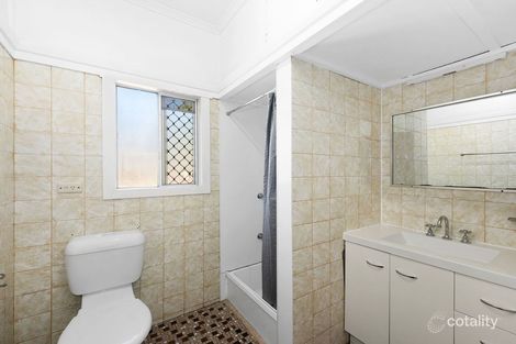 235 Agnew St, Seven Hills, QLD 4170