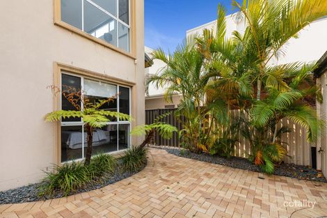 Property photo of 21 Paradise Island Surfers Paradise QLD 4217