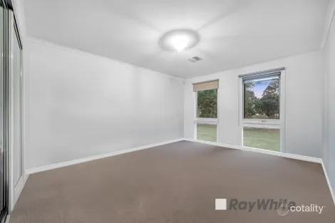 Property photo of 5 Manning Close Hampton Park VIC 3976