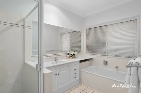 Property photo of 18 Warrington Street Robertson QLD 4109