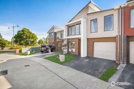 2/180 HENRY RD, PAKENHAM, VIC 3810