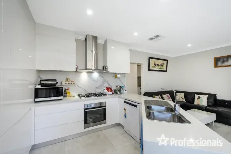 Property photo of 33A Wardlow Way Balga WA 6061