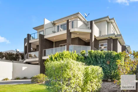 9 Vernon St, Strathmore, VIC 3041