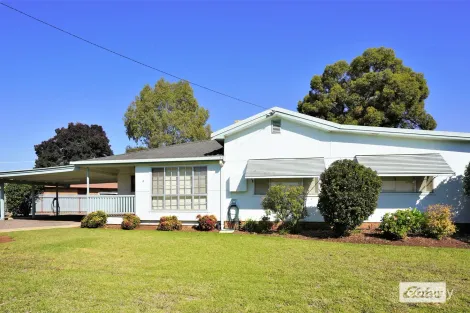 Property photo of 2 Chilvers Place Griffith NSW 2680