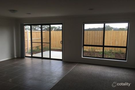 Property photo of 34 Copper Beech Road Beaconsfield VIC 3807