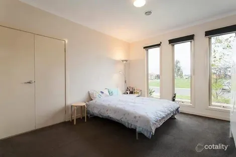 Property photo of 37 Nottingham Crescent Tarneit VIC 3029