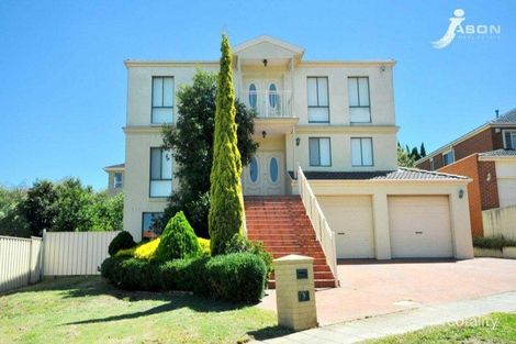 18 Hunter Ave, Roxburgh Park, VIC 3064