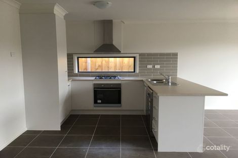Property photo of 34 Copper Beech Road Beaconsfield VIC 3807