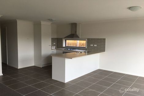 Property photo of 34 Copper Beech Road Beaconsfield VIC 3807