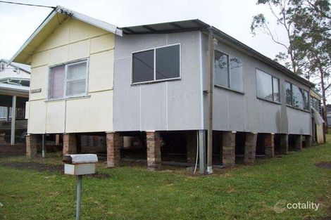 28 Lake Rd, Fennell Bay, NSW 2283