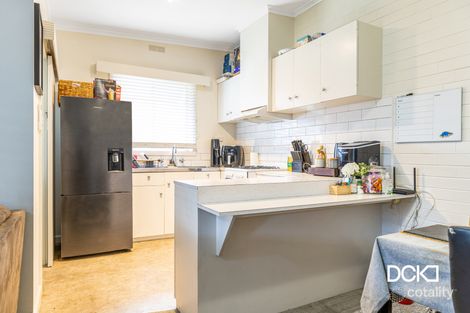 Property photo of 2/34A Curtin Street Flora Hill VIC 3550