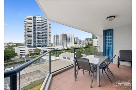 Property photo of 24/45 Deakin Street Kangaroo Point QLD 4169