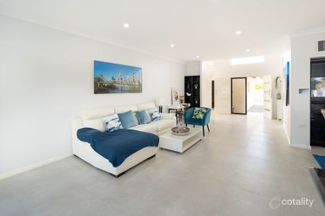 Property photo of 11 Meadowlake Drive Carrara QLD 4211