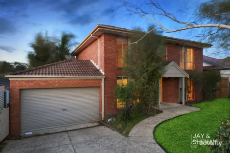 Property photo of 16 Lawrence Drive Berwick VIC 3806
