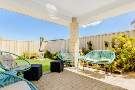 2 Arnside Bend, Waikiki, WA 6169
