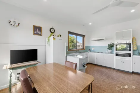 Property photo of 13 Holden Street Camperdown VIC 3260