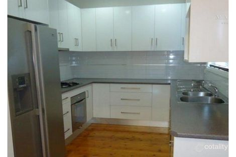 Property photo of 32 Manoora Avenue Mount Austin NSW 2650