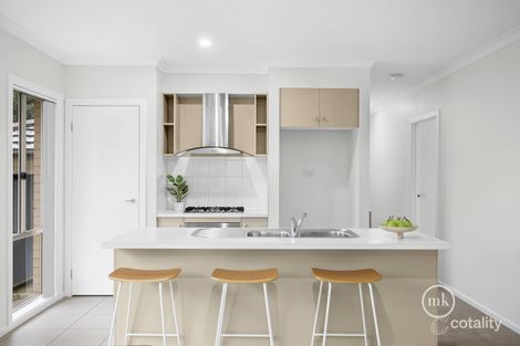 Property photo of 42 Thernholme Crescent Doreen VIC 3754