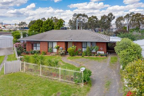 Property photo of 2 Hexham Court Craigieburn VIC 3064