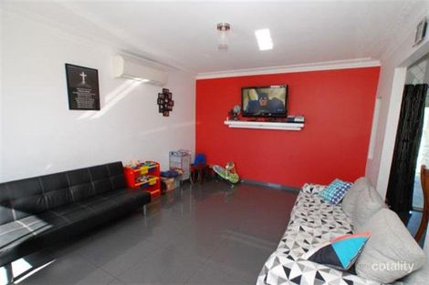 Property photo of 31 Gloucester Crescent Dapto NSW 2530