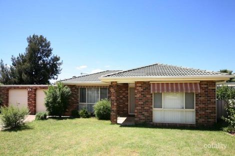Property photo of 31 Bamarook Crescent Glenfield Park NSW 2650