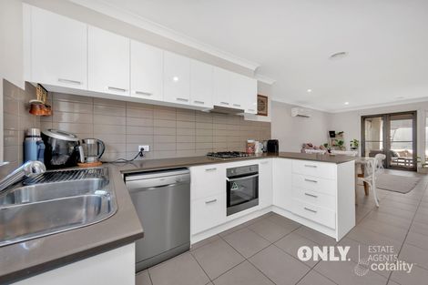 Property photo of 28/17 Golden Elm Way Lyndhurst VIC 3975
