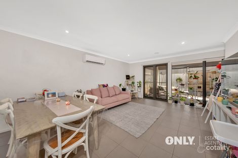 Property photo of 28/17 Golden Elm Way Lyndhurst VIC 3975