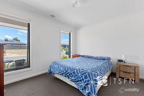 Property photo of 9 Bradfield Loop Strathfieldsaye VIC 3551