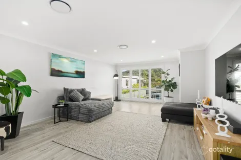 Property photo of 17 Alkira Circuit Horsley NSW 2530