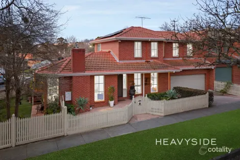 Property photo of 27 Windsor Crescent Mont Albert VIC 3127