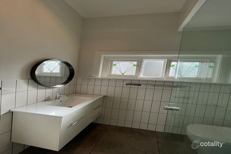 10 Bay St, Rippleside, VIC 3215