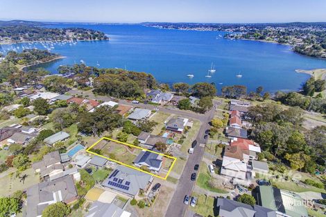 Property photo of 8 Hely Avenue Fennell Bay NSW 2283