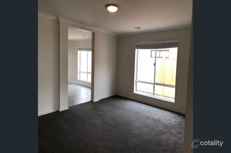 Property photo of 33 Madden Boulevard Tarneit VIC 3029