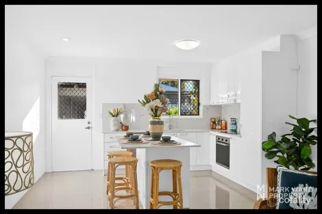 Property photo of 1/15 Park Road Yeronga QLD 4104