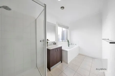 Property photo of 4 Sarkis Mews Hillside VIC 3037