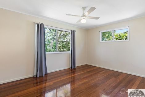 Property photo of 28 Meron Street Wynnum West QLD 4178