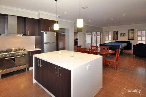 Property photo of 4 Hurlingham Place Caroline Springs VIC 3023