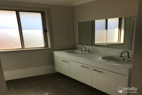 Property photo of 19 Oakmont Place Woongarrah NSW 2259
