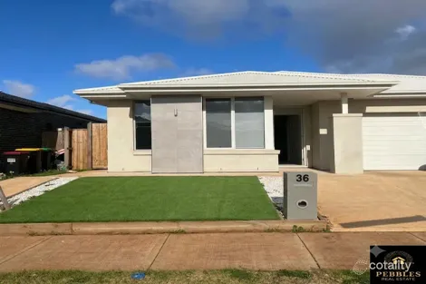 36 Whitecross Dr, Thornhill Park, VIC 3335