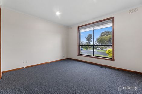 Property photo of 13 Fraser Close Mill Park VIC 3082