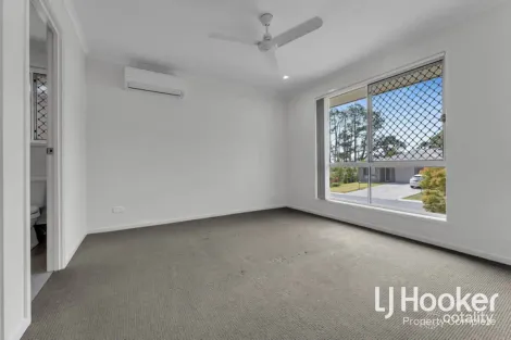Property photo of 11 Bloomfield Avenue Park Ridge QLD 4125