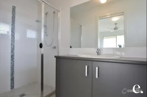 Property photo of 25 Taramoore Road Gracemere QLD 4702