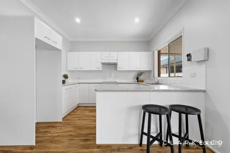 Property photo of 2/58-60 Hargreaves Circuit Metford NSW 2323