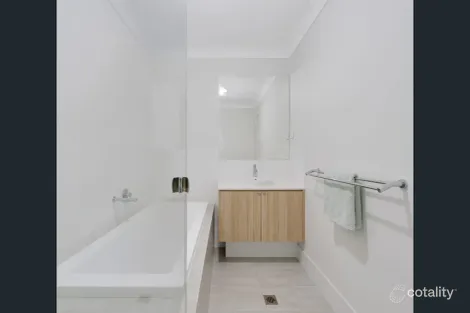 Property photo of 27 Wollahan Avenue Denham Court NSW 2565