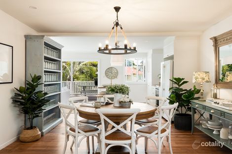 17 Tranters Ave, Camp Hill, QLD 4152
