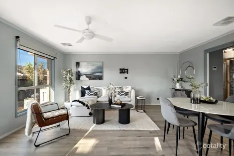 Property photo of 27 Magenta Square Amaroo ACT 2914