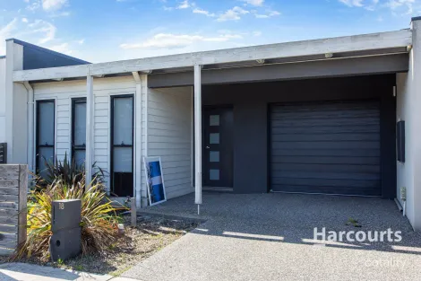 18 Oscar Cct, Roxburgh Park, VIC 3064