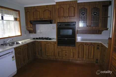Property photo of 4 Monique Close Sale VIC 3850